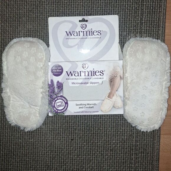WARMIES Microwavable Lavender Scented Slippers Cream Fits 6-10 Heated Weighted - Picture 4 of 5